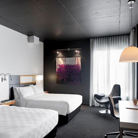 Alt Hotel Toronto Airport Миссиссага Экстерьер фото