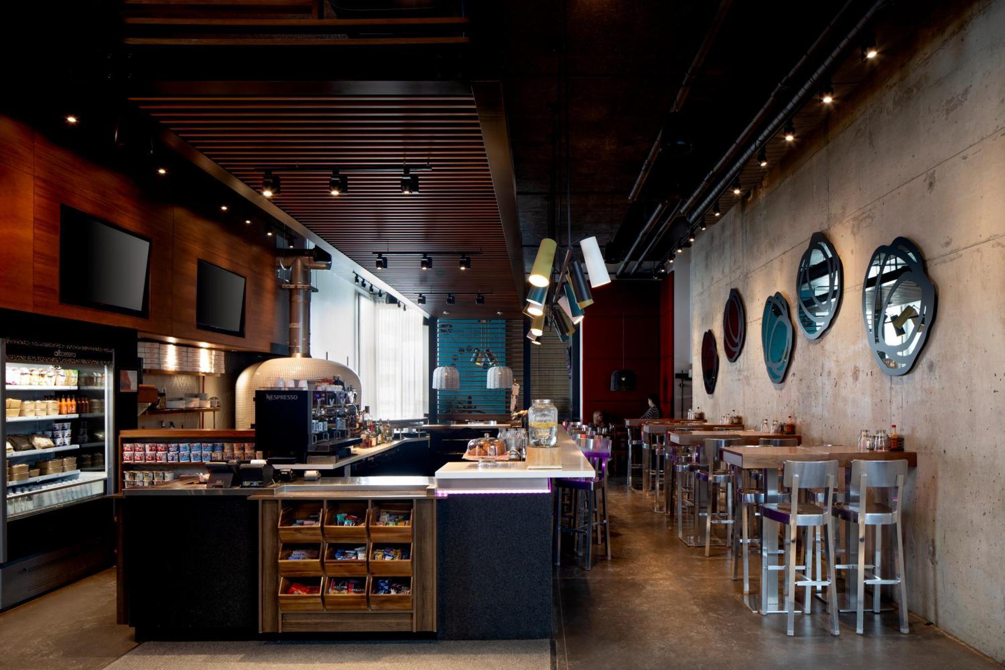 Alt Hotel Toronto Airport Миссиссага Экстерьер фото