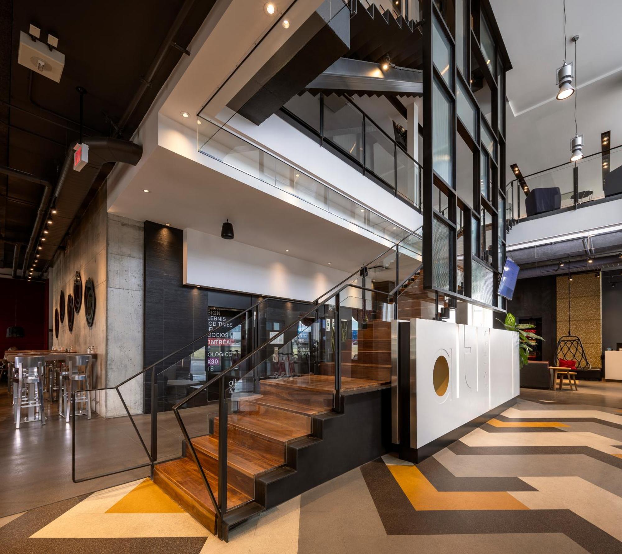 Alt Hotel Toronto Airport Миссиссага Экстерьер фото